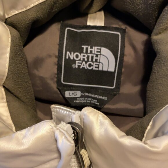 White North Face Vest - Size Large - Picture 5 of 6